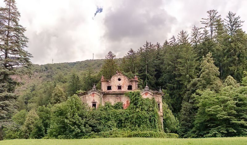 Villa De Vecchi, Italia