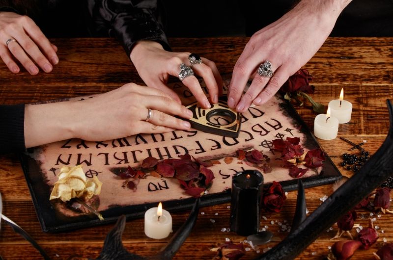 Safety aspects when using the Ouija board